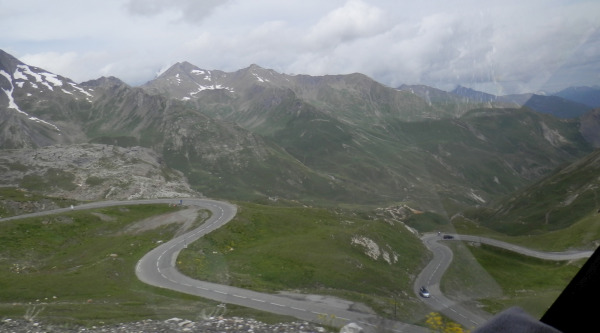 På vej ned fra Col du Galibier