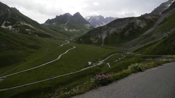 På vej ned fra Col du Galibier