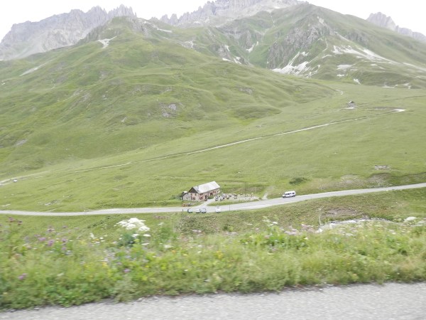 På vej ned fra Col du Galibier