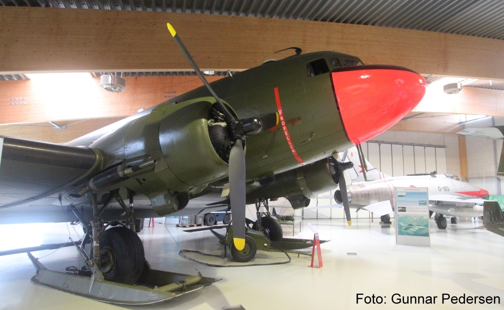 Douglas C-47A Dakota, som også findes i en civil udgave, DC3.